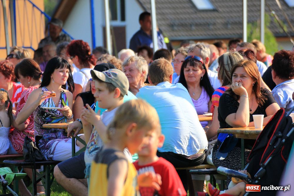 Zdjęcie w galerii na portalu naszraciborz.pl: Paralotnie na festynie rodzinnym w Kobyli wiadomości z regionu