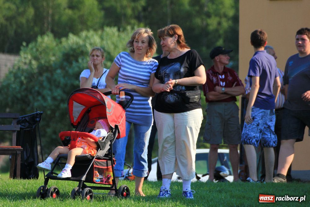 Zdjęcie w galerii na portalu naszraciborz.pl: Paralotnie na festynie rodzinnym w Kobyli wiadomości z regionu
