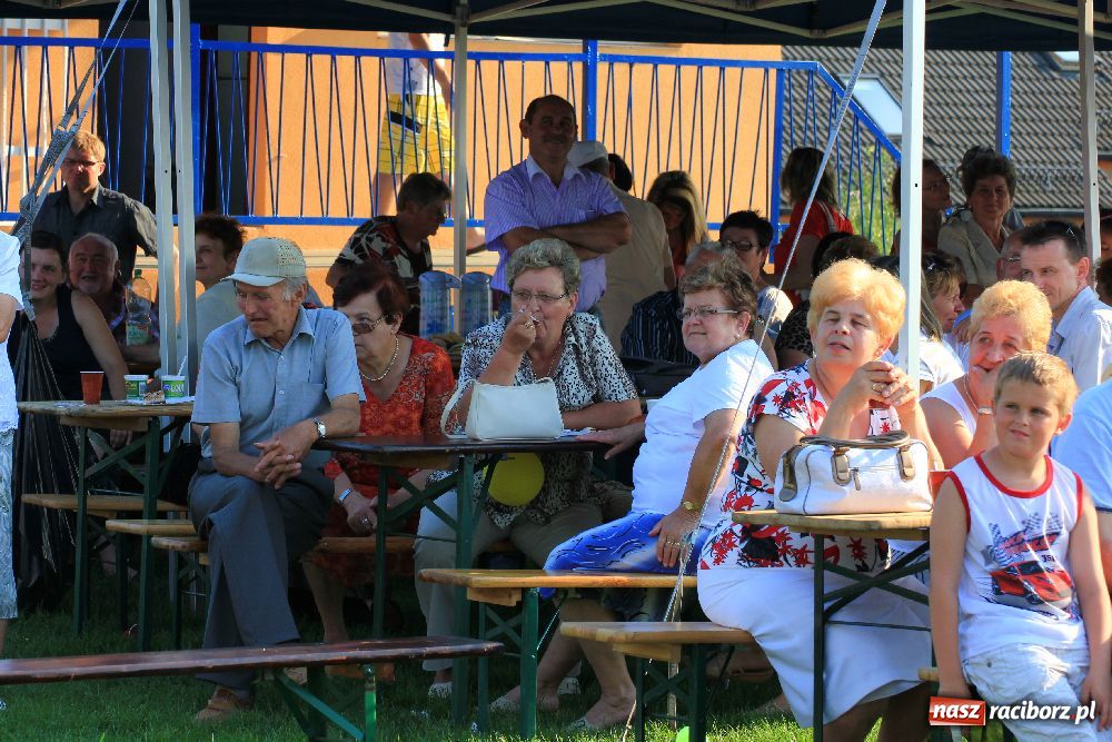 Zdjęcie w galerii na portalu naszraciborz.pl: Paralotnie na festynie rodzinnym w Kobyli wiadomości z regionu