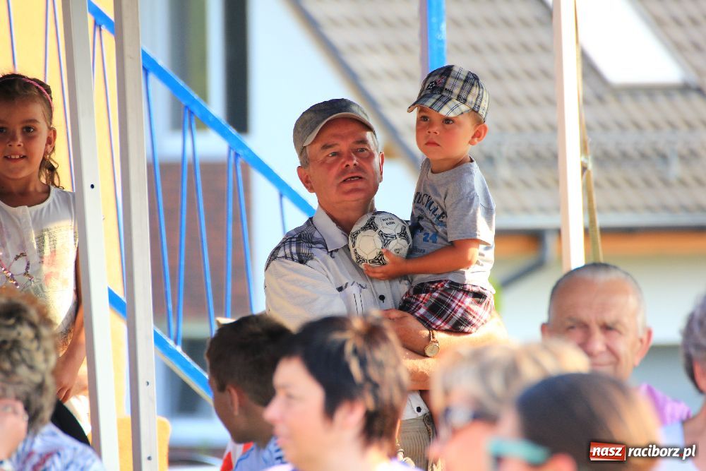 Zdjęcie w galerii na portalu naszraciborz.pl: Paralotnie na festynie rodzinnym w Kobyli wiadomości z regionu