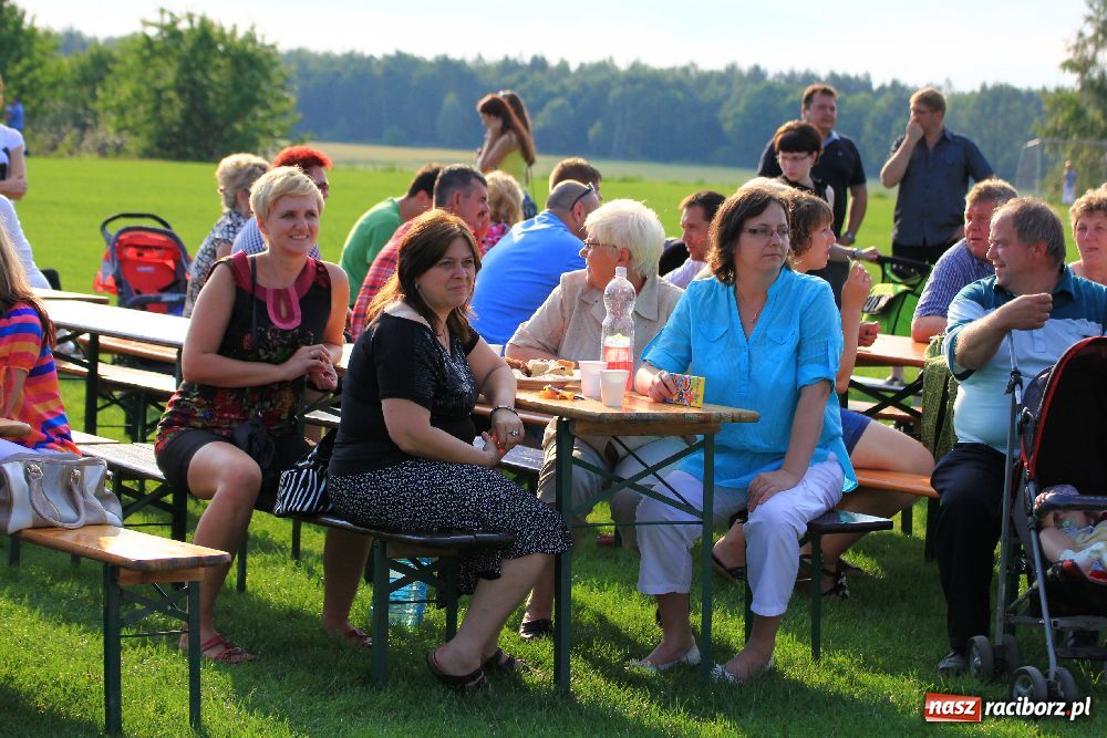 Zdjęcie w galerii na portalu naszraciborz.pl: Paralotnie na festynie rodzinnym w Kobyli wiadomości z regionu