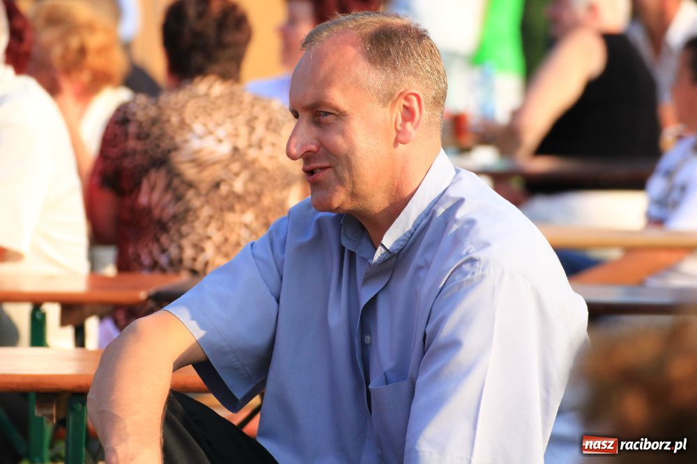 Zdjęcie w galerii na portalu naszraciborz.pl: Paralotnie na festynie rodzinnym w Kobyli wiadomości z regionu