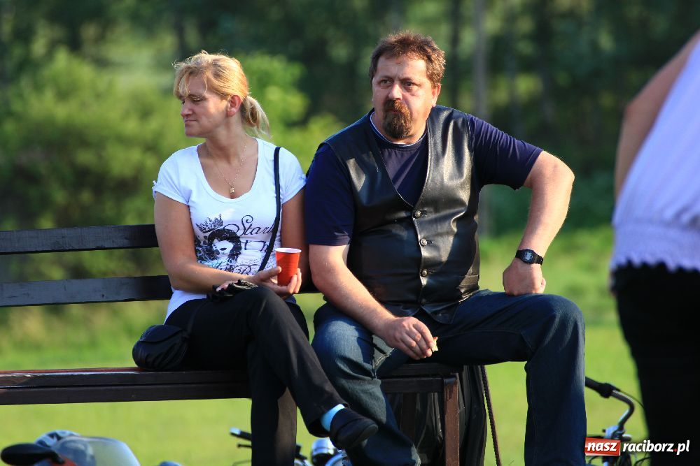 Zdjęcie w galerii na portalu naszraciborz.pl: Paralotnie na festynie rodzinnym w Kobyli wiadomości z regionu