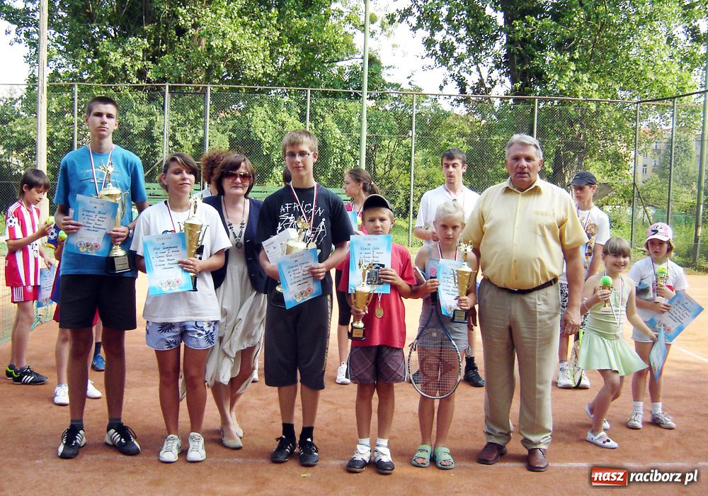 Zdjęcie w galerii na portalu naszraciborz.pl: Tenisiści walczyli o puchar prezesa wiadomości z regionu