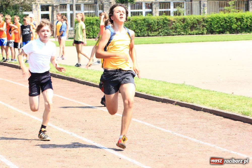 Zdjęcie w galerii na portalu naszraciborz.pl: Memoriał Janusza Kusocińskiego w ZSOMS wiadomości z regionu