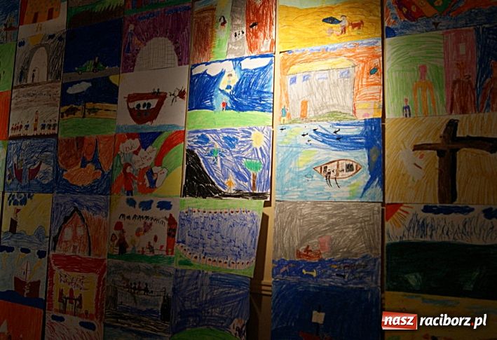 Zdjęcie w galerii na portalu naszraciborz.pl: Młodzi plastycy z RCK mają wystawę wiadomości z regionu
