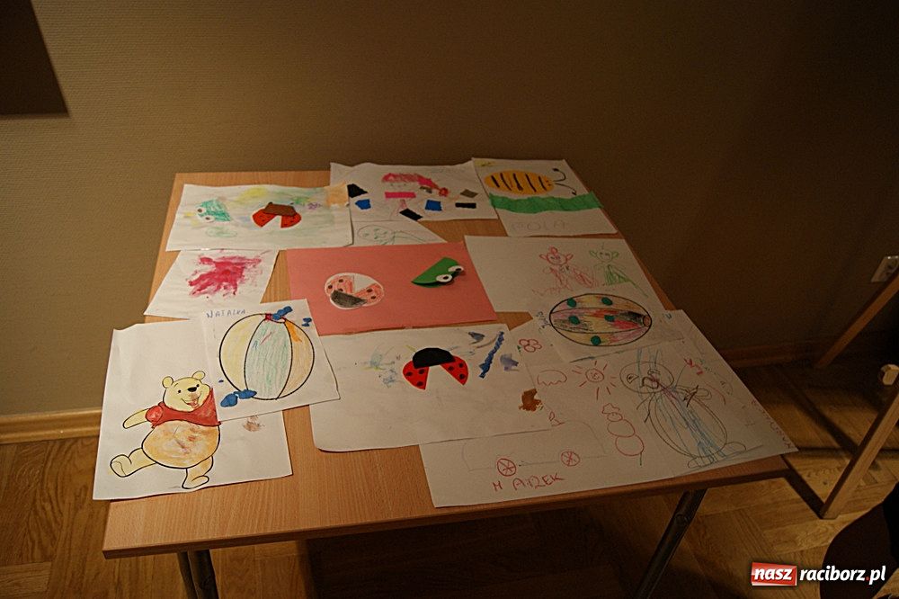 Zdjęcie w galerii na portalu naszraciborz.pl: Młodzi plastycy z RCK mają wystawę wiadomości z regionu