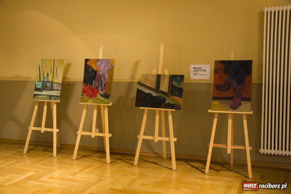 Zdjęcie w galerii na portalu naszraciborz.pl: Młodzi plastycy z RCK mają wystawę wiadomości z regionu