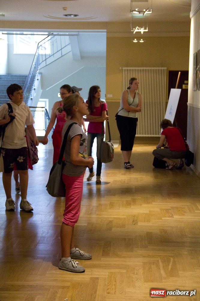 Zdjęcie w galerii na portalu naszraciborz.pl: Młodzi plastycy z RCK mają wystawę wiadomości z regionu