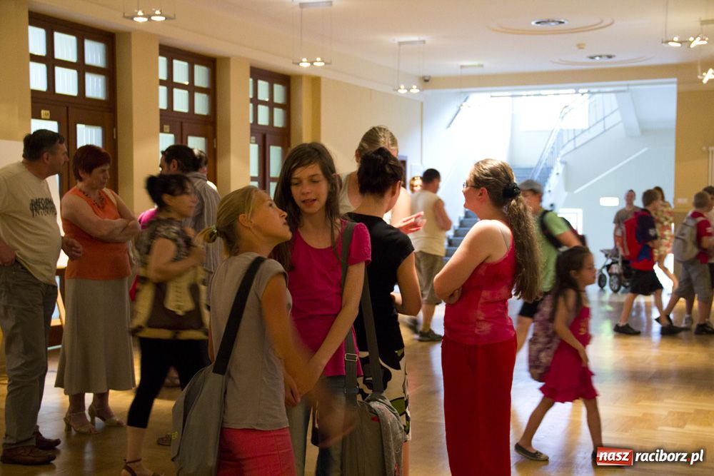 Zdjęcie w galerii na portalu naszraciborz.pl: Młodzi plastycy z RCK mają wystawę wiadomości z regionu