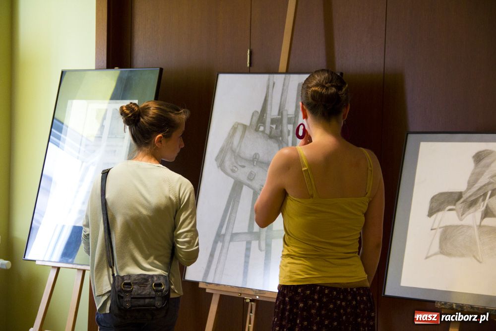Zdjęcie w galerii na portalu naszraciborz.pl: Młodzi plastycy z RCK mają wystawę wiadomości z regionu
