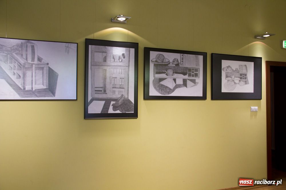 Zdjęcie w galerii na portalu naszraciborz.pl: Młodzi plastycy z RCK mają wystawę wiadomości z regionu