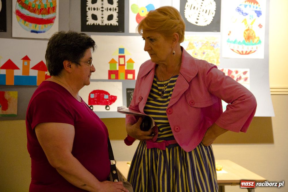 Zdjęcie w galerii na portalu naszraciborz.pl: Młodzi plastycy z RCK mają wystawę wiadomości z regionu