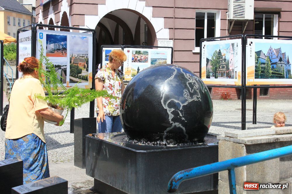 Zdjęcie w galerii na portalu naszraciborz.pl: Wystawa na Długiej podoba się wiadomości z regionu