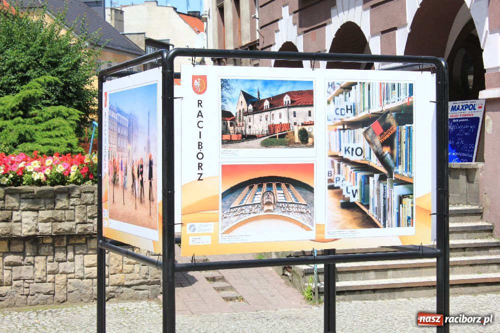 Zdjęcie w galerii na portalu naszraciborz.pl: Wystawa na Długiej podoba się wiadomości z regionu