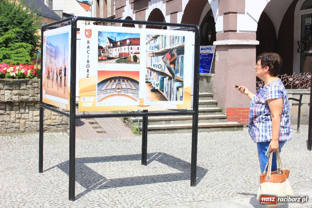 Zdjęcie w galerii na portalu naszraciborz.pl: Wystawa na Długiej podoba się wiadomości z regionu