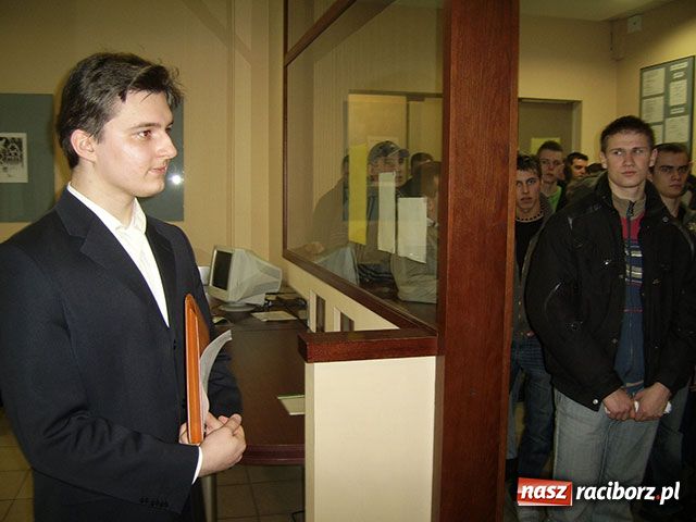 Zdjęcie w galerii na portalu naszraciborz.pl: Alma Mater kusi maturzystów wiadomości z regionu