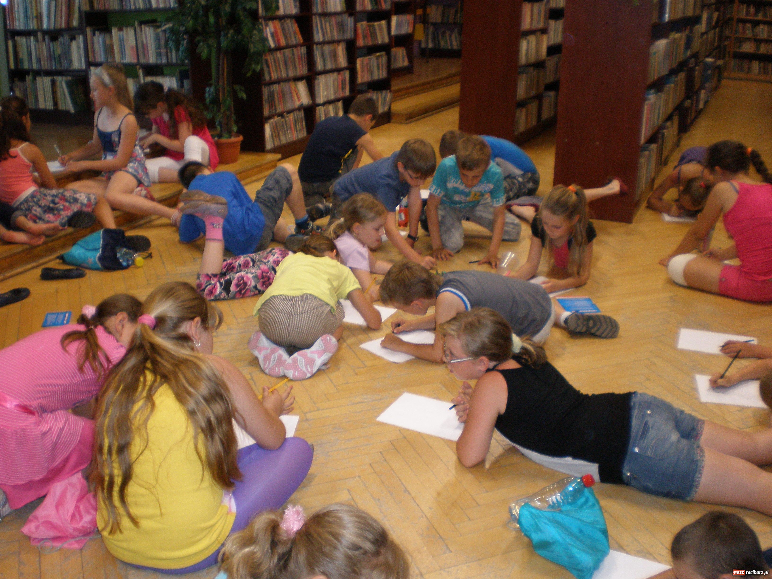Zdjęcie w galerii na portalu naszraciborz.pl: Lekcja biblioteczna wiadomości z regionu