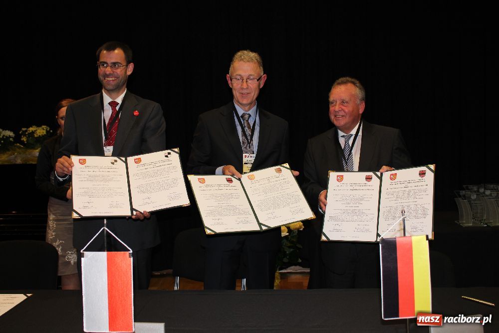 Zdjęcie w galerii na portalu naszraciborz.pl: Uczcili współpracę z Roth i Leverkusen wiadomości z regionu
