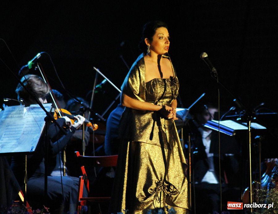 Zdjęcie w galerii na portalu naszraciborz.pl: Wspaniałe arie na zamkowym dziedzińcu wiadomości z regionu