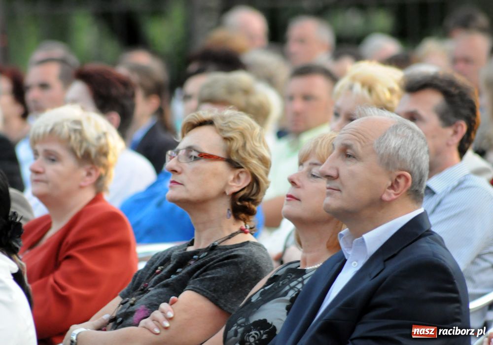 Zdjęcie w galerii na portalu naszraciborz.pl: Wspaniałe arie na zamkowym dziedzińcu wiadomości z regionu