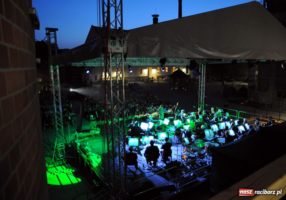 Zdjęcie w galerii na portalu naszraciborz.pl: Wspaniałe arie na zamkowym dziedzińcu wiadomości z regionu