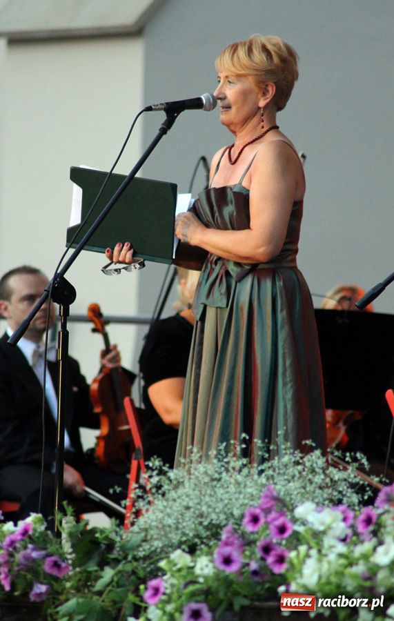 Zdjęcie w galerii na portalu naszraciborz.pl: Wspaniałe arie na zamkowym dziedzińcu wiadomości z regionu
