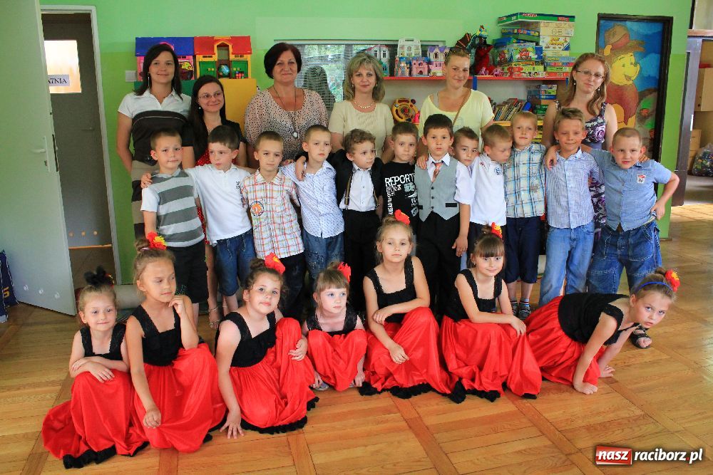 Zdjęcie w galerii na portalu naszraciborz.pl: Sześciolatki pożegnały Przedszkole nr 13 wiadomości z regionu