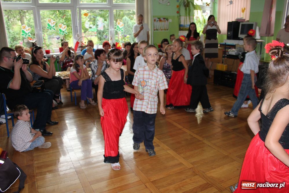 Zdjęcie w galerii na portalu naszraciborz.pl: Sześciolatki pożegnały Przedszkole nr 13 wiadomości z regionu