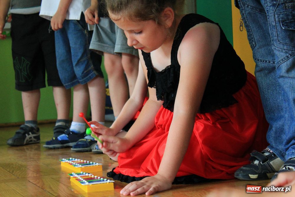 Zdjęcie w galerii na portalu naszraciborz.pl: Sześciolatki pożegnały Przedszkole nr 13 wiadomości z regionu