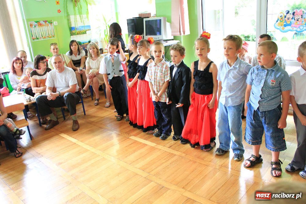 Zdjęcie w galerii na portalu naszraciborz.pl: Sześciolatki pożegnały Przedszkole nr 13 wiadomości z regionu