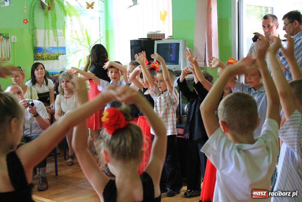 Zdjęcie w galerii na portalu naszraciborz.pl: Sześciolatki pożegnały Przedszkole nr 13 wiadomości z regionu