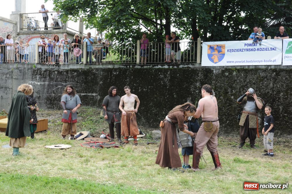 Zdjęcie w galerii na portalu naszraciborz.pl: Pływadła w rytmie Euro 2012 wiadomości z regionu