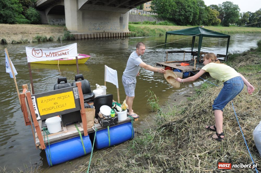 Zdjęcie w galerii na portalu naszraciborz.pl: Pływadła w rytmie Euro 2012 wiadomości z regionu