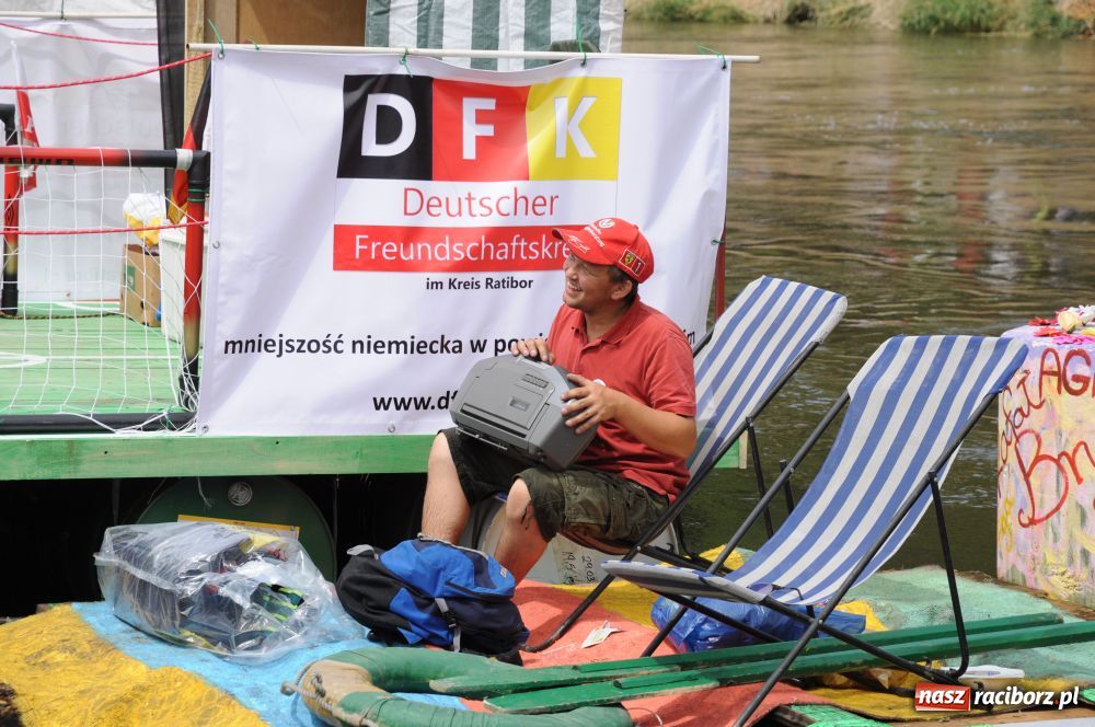 Zdjęcie w galerii na portalu naszraciborz.pl: Pływadła w rytmie Euro 2012 wiadomości z regionu