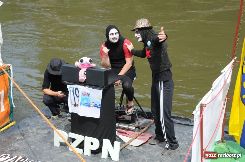 Zdjęcie w galerii na portalu naszraciborz.pl: Pływadła w rytmie Euro 2012 wiadomości z regionu