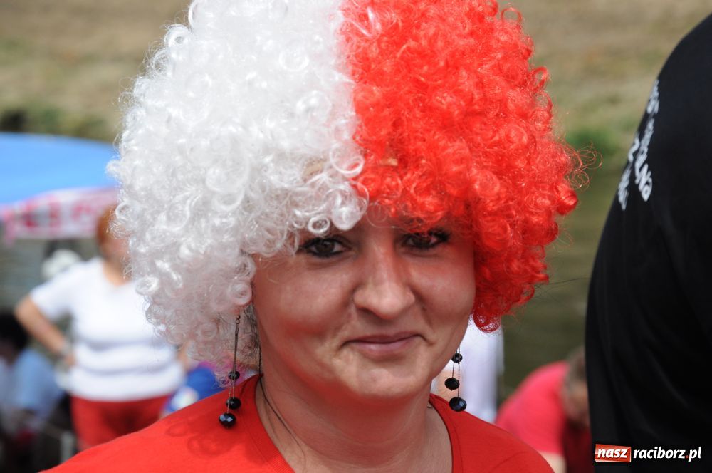 Zdjęcie w galerii na portalu naszraciborz.pl: Pływadła w rytmie Euro 2012 wiadomości z regionu