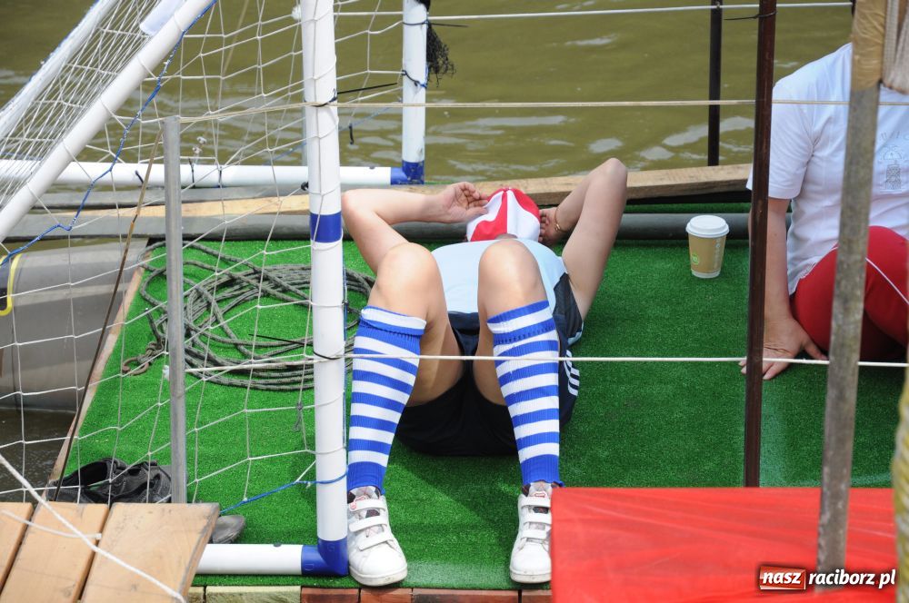 Zdjęcie w galerii na portalu naszraciborz.pl: Pływadła w rytmie Euro 2012 wiadomości z regionu