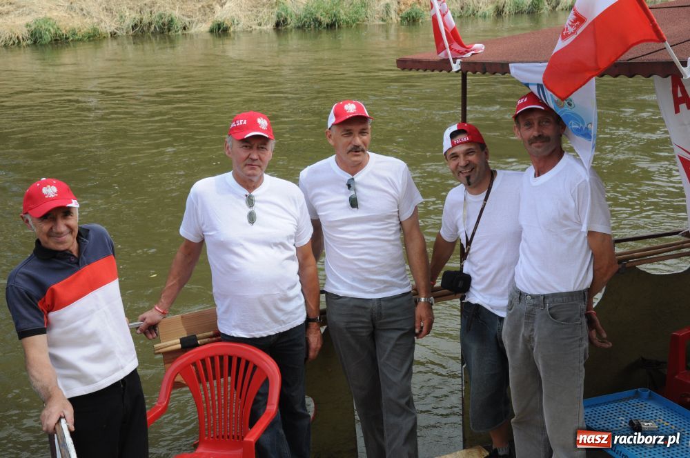 Zdjęcie w galerii na portalu naszraciborz.pl: Pływadła w rytmie Euro 2012 wiadomości z regionu