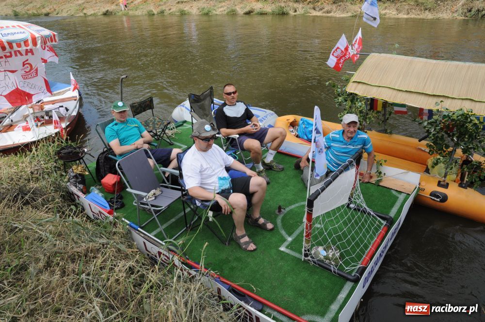 Zdjęcie w galerii na portalu naszraciborz.pl: Pływadła w rytmie Euro 2012 wiadomości z regionu