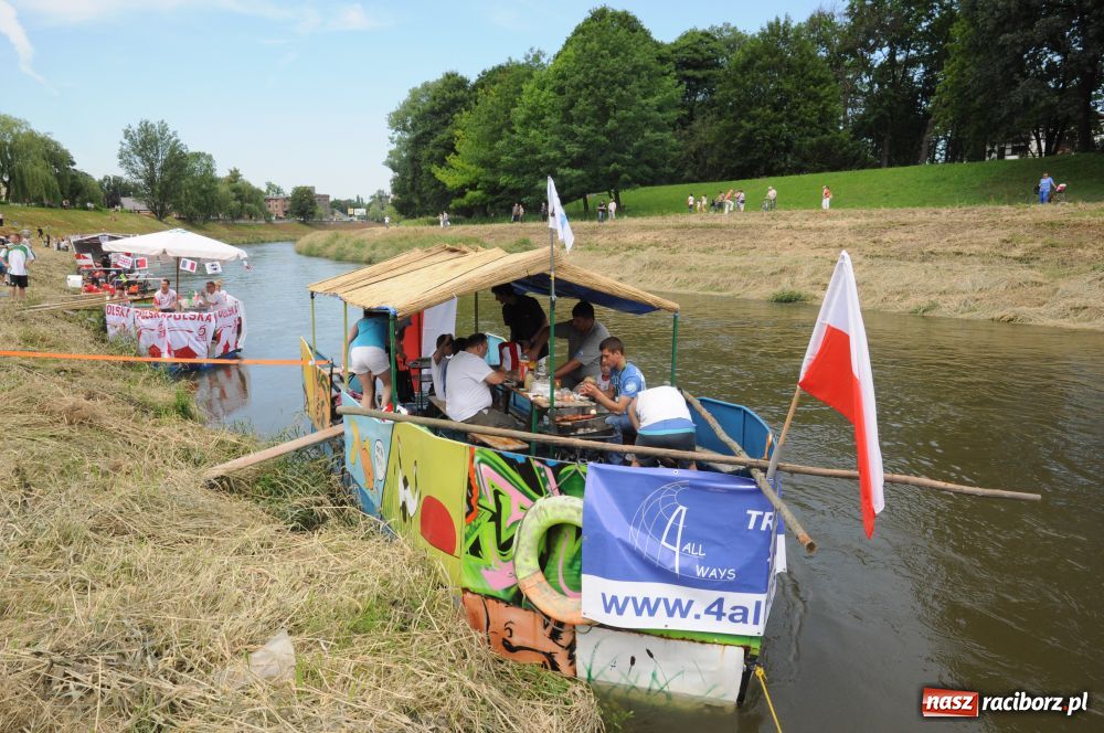 Zdjęcie w galerii na portalu naszraciborz.pl: Pływadła w rytmie Euro 2012 wiadomości z regionu