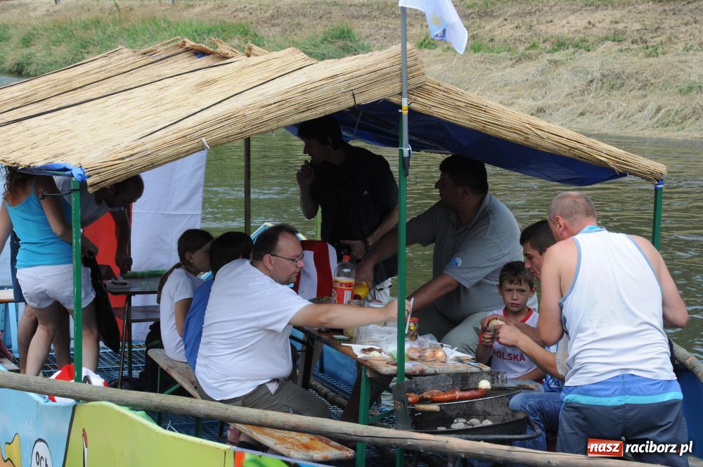Zdjęcie w galerii na portalu naszraciborz.pl: Pływadła w rytmie Euro 2012 wiadomości z regionu
