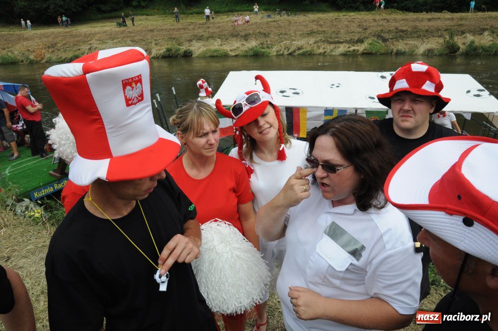 Zdjęcie w galerii na portalu naszraciborz.pl: Pływadła w rytmie Euro 2012 wiadomości z regionu