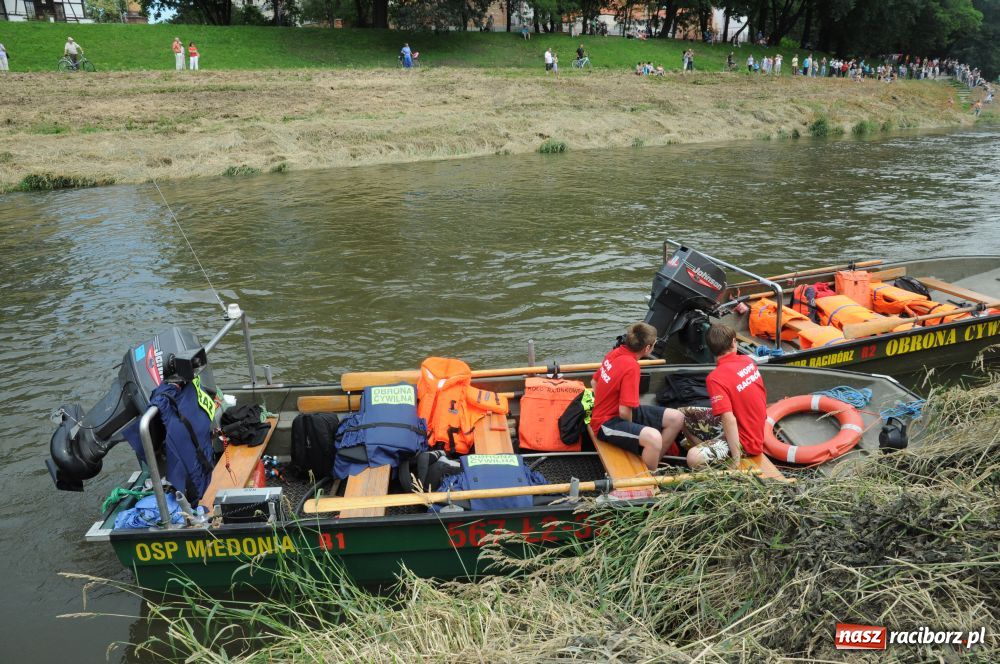 Zdjęcie w galerii na portalu naszraciborz.pl: Pływadła w rytmie Euro 2012 wiadomości z regionu