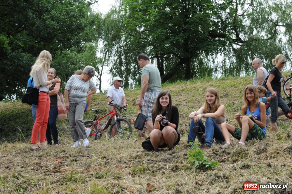 Zdjęcie w galerii na portalu naszraciborz.pl: Pływadła w rytmie Euro 2012 wiadomości z regionu
