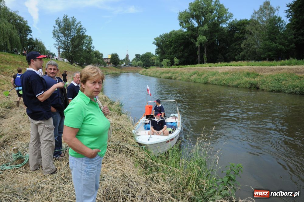 Zdjęcie w galerii na portalu naszraciborz.pl: Pływadła w rytmie Euro 2012 wiadomości z regionu