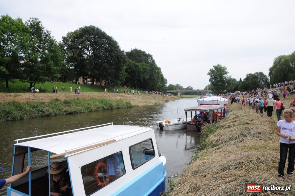 Zdjęcie w galerii na portalu naszraciborz.pl: Pływadła w rytmie Euro 2012 wiadomości z regionu