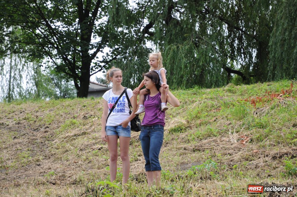 Zdjęcie w galerii na portalu naszraciborz.pl: Pływadła w rytmie Euro 2012 wiadomości z regionu