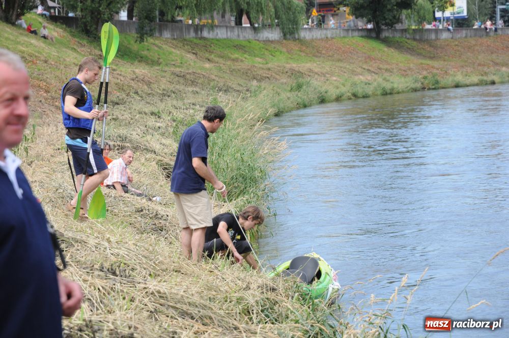Zdjęcie w galerii na portalu naszraciborz.pl: Pływadła w rytmie Euro 2012 wiadomości z regionu