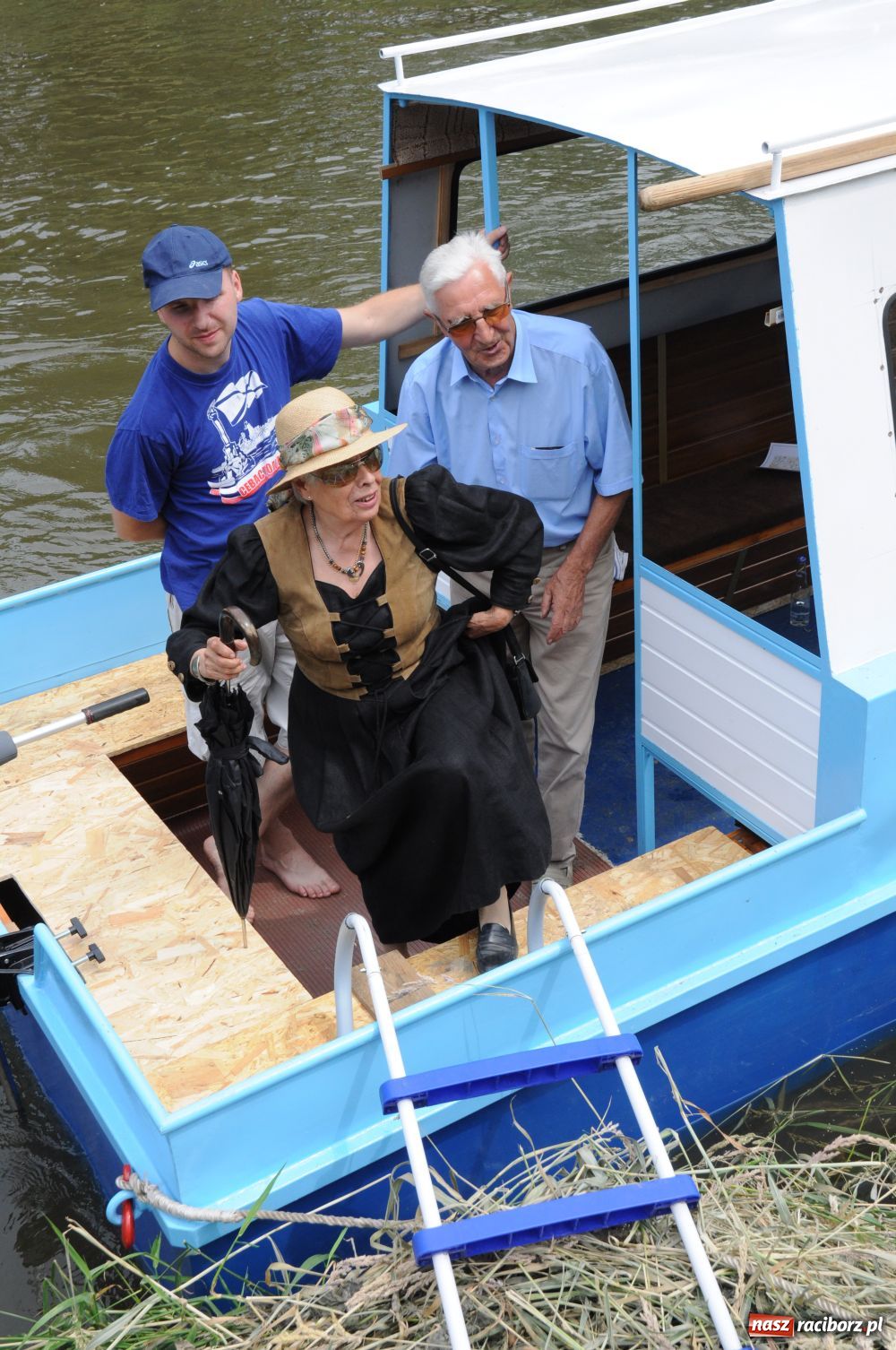 Zdjęcie w galerii na portalu naszraciborz.pl: Pływadła w rytmie Euro 2012 wiadomości z regionu